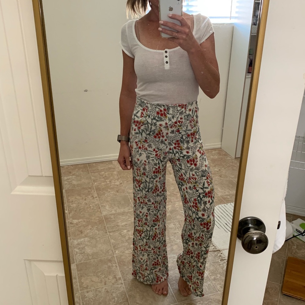 Flowy flower pants size S